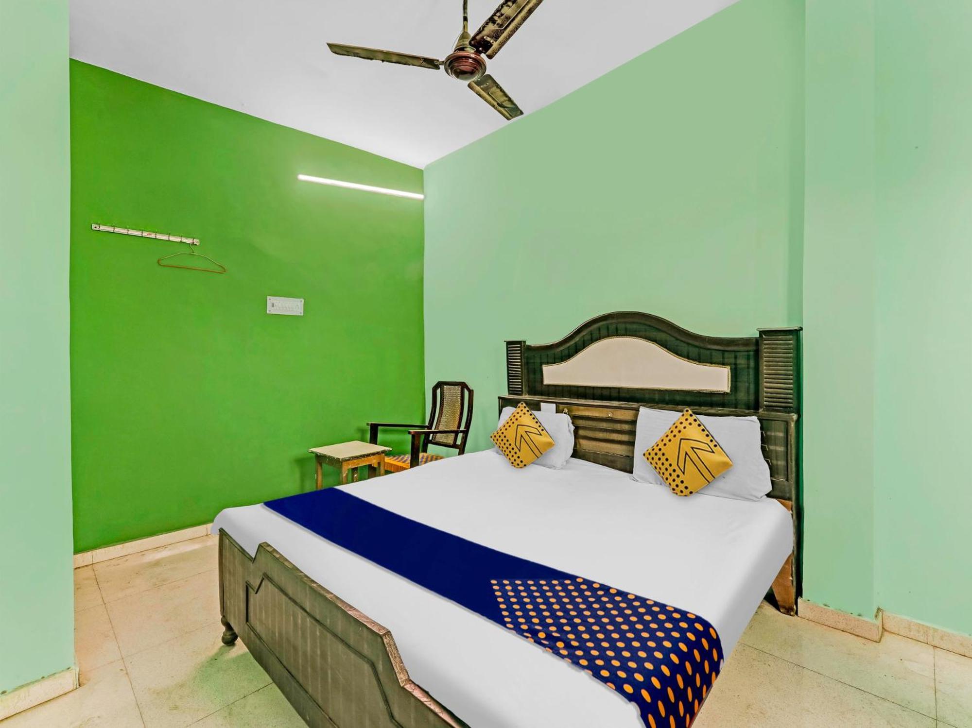 Spot On 81122 Saket Honest Hotel Ayodhya Exterior foto